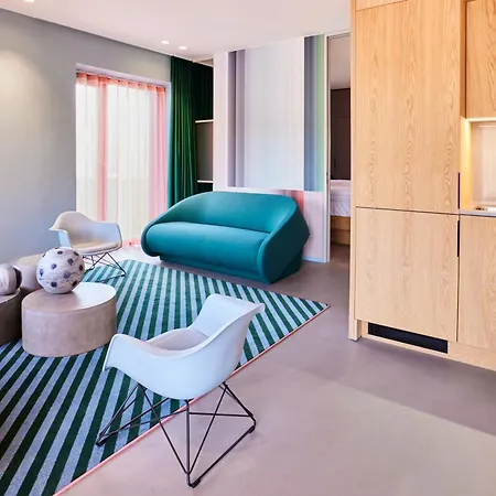 Kirk מלון וייל