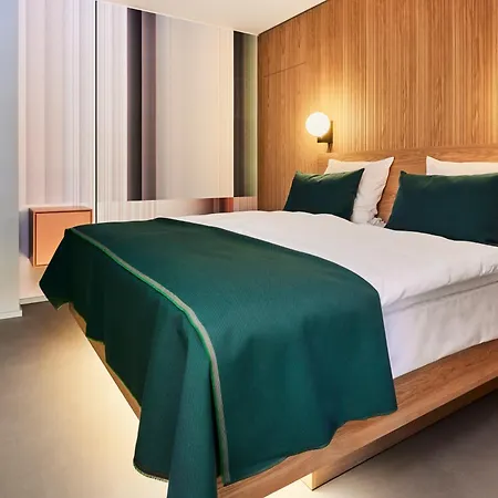 Kirk מלון וייל