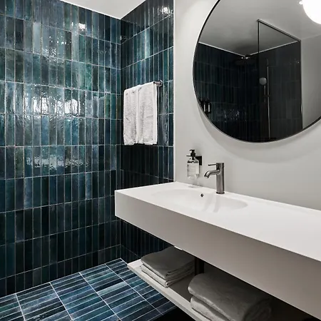 Kirk מלון וייל